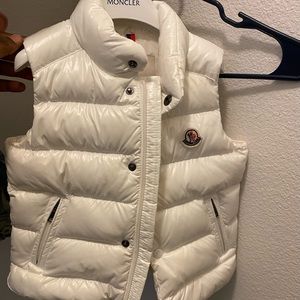 White Toddler Moncler Vest Size 2T only wore once